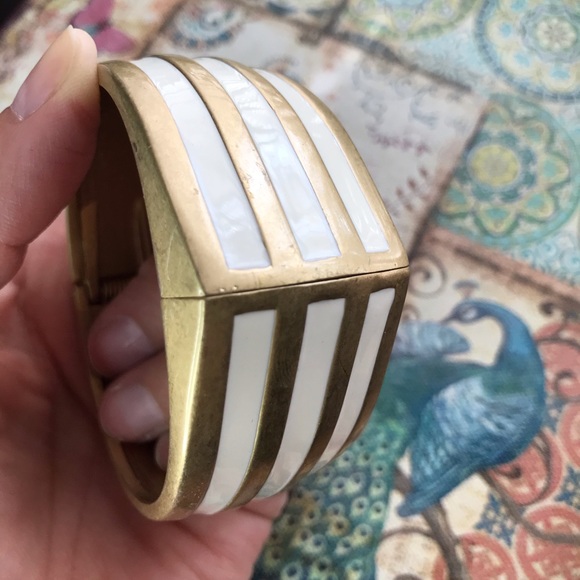 Matte Gold Hamptons Beach Vibe Bracelet - Picture 7 of 15